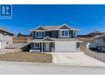 Modern Family Home with Suite Potential in Sought-After Ironstone Ridge! Welcome to this beautiful 4...