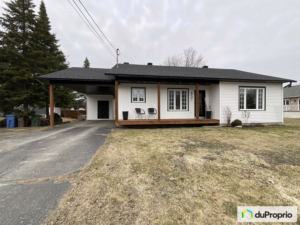 $409,000 - Bungalow for sale in Coaticook — photo 1