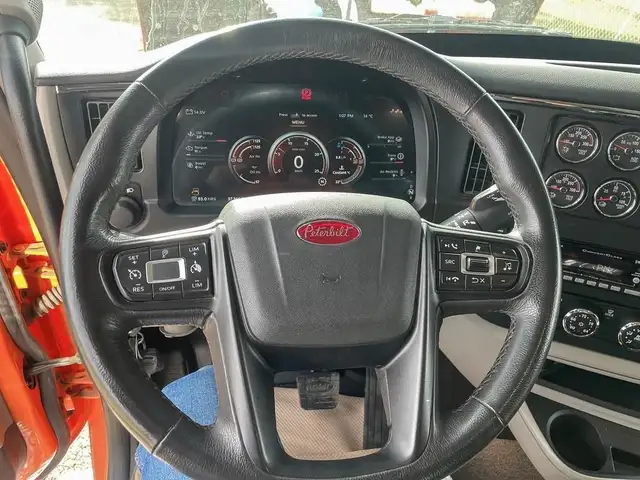 2025 PETERBILT 589 in Heavy Trucks in Saskatoon - Image 13