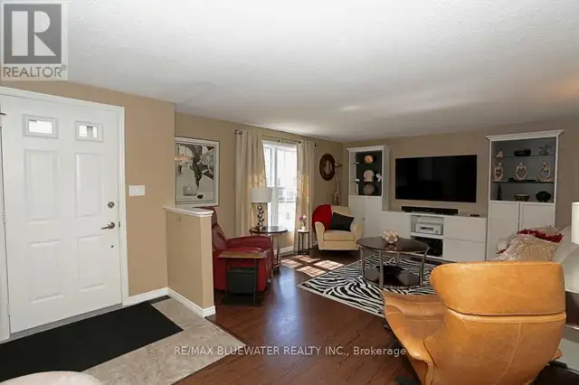 314 WYLDWOOD LANE S South Huron (Stephen), Ontario in Houses for Sale in Grand Bend - Image 11