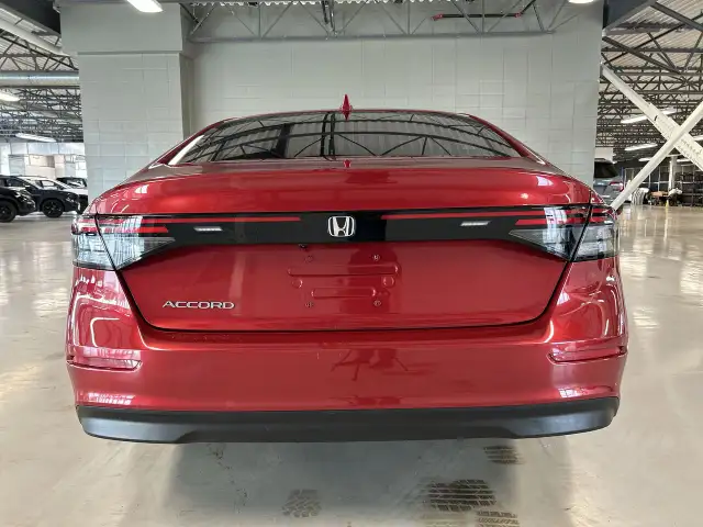2023 Honda Accord Sedan EX, Carplay, Bluetooth, Caméra, Phares à in Cars & Trucks in City of Montréal - Image 21