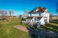 7 Bedroom, 1.98 acres, 33x96 barn. Prince Edward Island