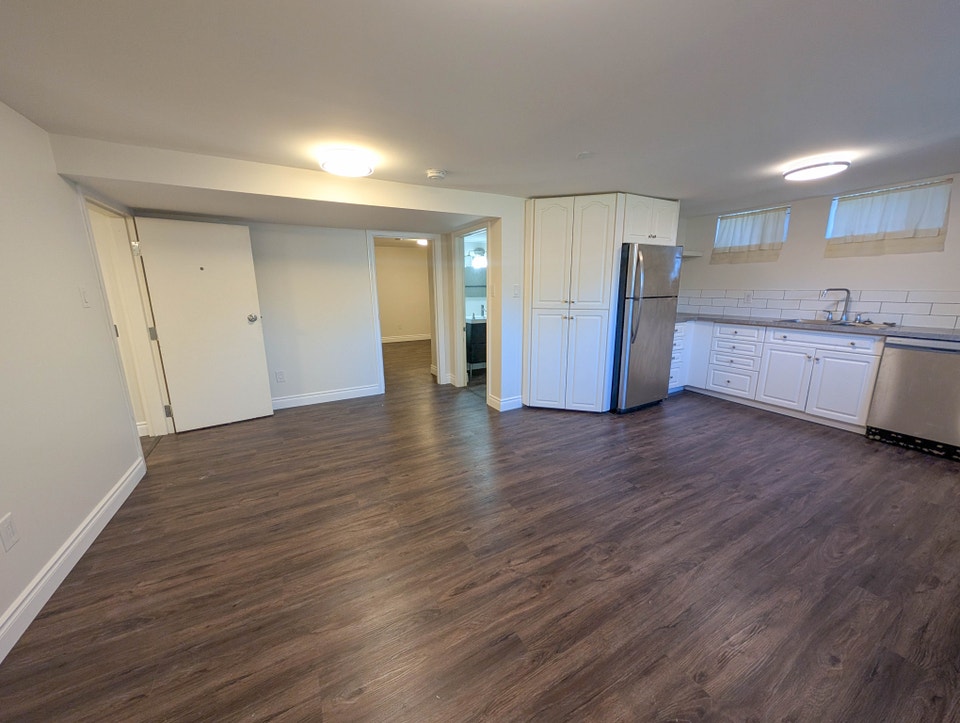 22 Oswald Ave, St. Catharines - 2 Bed Lower Unit 3