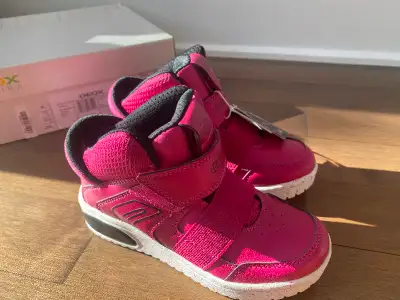 Soulier Geox fille 13 neuf jamais porté 31 brand new girl, View more