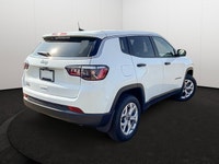 This Jeep Compass has a dependable EC1 2.0L DOHC I-4 DI turbo engine w/ESS engine powering this Auto... (image 5)