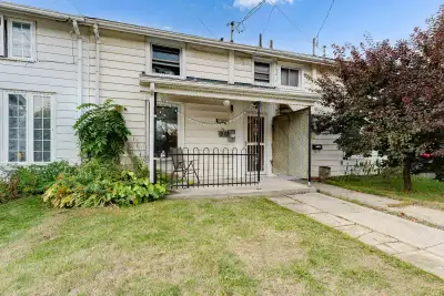 Your Downtown Oasis Awaits | 4-Bedroom Home Steps from Campus Available May 1st! Experience the perf...