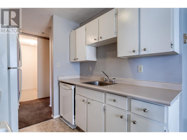 435 Franklyn Road Unit# 313 Kelowna, British Columbia in Condos for Sale in Penticton - Image 3