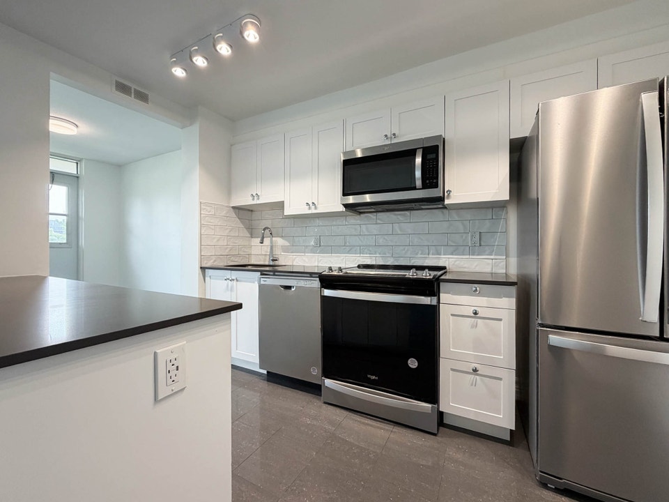 2 Bedroom Apartment for Rent - 15 Eva Rd 2