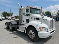 Appelez // Call Guillaume 514-404-6940 Unité 7049 Kenworth T370 2018 Tracteur de ville / Daycab Mote... (image 1)