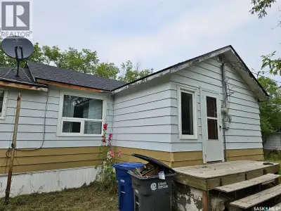 Kisbey Opportunity for super affordable home currently generating revenue with residential tenancy....