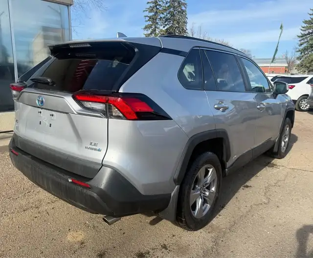 2022 TOYOTA RAV4 HYBRID LE WE FINANCE ALL CREDIT GOOD BAD UGLY in Cars & Trucks in Edmonton - Image 6
