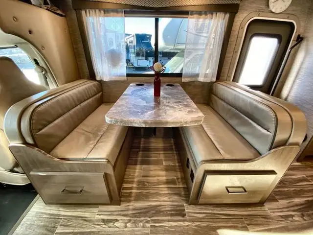 2022 Thor Motor Coach Four Winds 27R in RVs & Motorhomes in Abbotsford - Image 23