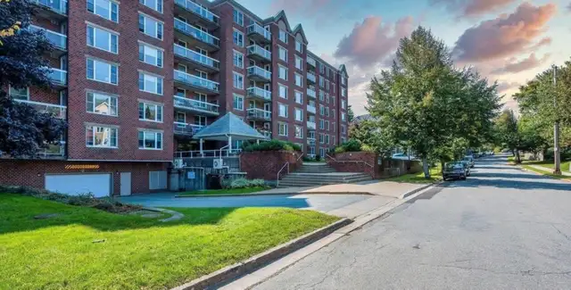 25-062 Lovely furnished condo in Halifax in Short Term Rentals in City of Halifax - Image 18