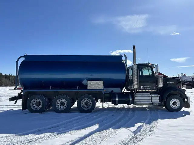 2020 WESTERN STAR 4900FA in Heavy Trucks in Saskatoon - Image 5