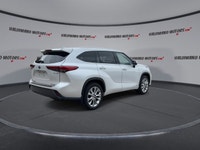 // ACCIDENT FREE!! // This 2023 Toyota Highlander Hybrid Hybrid Limited AWD is a smart choice for fa... (image 7)