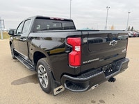 . Engine: Gas V8 5.3L/325 (image 2)