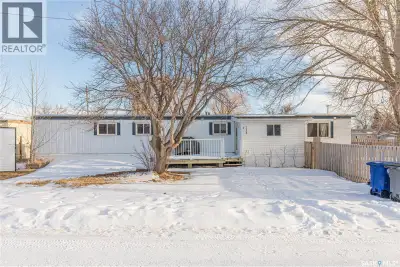 Welcome to 123 Dogwood in the welcoming community of Caronport — the perfect place to start your hom...