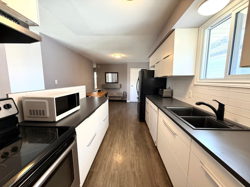 Main Unit - 19 Patricia St Thorold 4