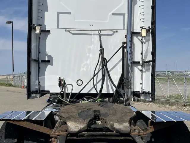 2020 Mack Anthem 64T 70 18 speed in Heavy Trucks in Regina - Image 7