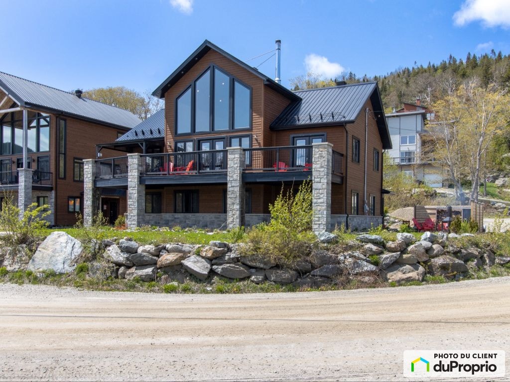 $735,000 - 3 Storey for sale in St-Philemon — photo 2