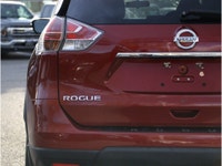 2016 NISSAN ROGUE SV - NO ACCIDENTS - BC VEHICLE - BACKUP CAMERA - HEATED FRONT SEATS - PUSH BUTTON... (image 8)