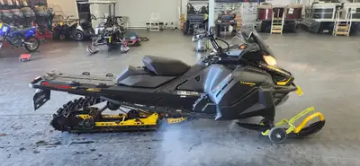 Welcome to Tru-North Yamaha RV & Marine WITH ONLY 1830 KMS ON THIS MACHINE, It's BARELY BROKEN IN AN...