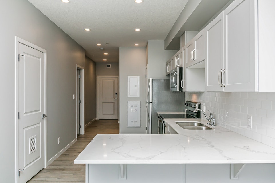Artika Apartments - 2 Bedroom + Den Apartment for Rent 4