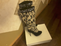 Brand New stylish women boots size 7