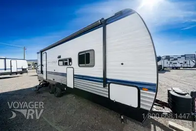 Located in Winfield, BC Call or Text 250-766-4607 Voyager RV Centre 1-800-668-1447 12v refrigerator...