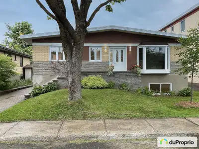 Situé dans le secteur résidentiel recherché de Lairet dans Limoilou, ce duplex représente une occasi...