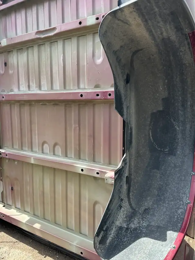 Rust Free Southern Dodge Ram Red  6.4ft Box!! in Auto Body Parts in Windsor Region - Image 4