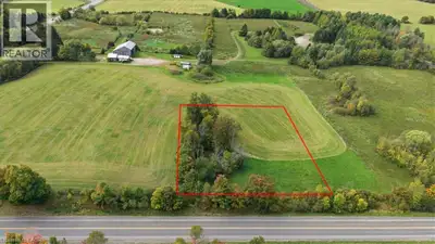 Country views, wide-open skies and a little room to breathe. This approximately 1-acre parcel in Pus...