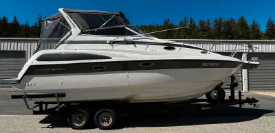 Year: 1999 Make: Regal Model: 2760 Commodore Length: TBL 30.5 Color: White/Grey Hours: N/A Engine: 2...
