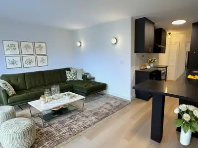 420 Eglinton Ave. E. 101