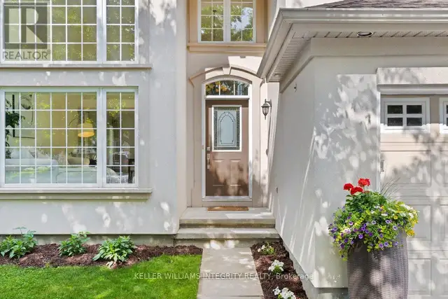 16 BLACKSHIRE CIRCLE Ottawa, Ontario62863320342274121
