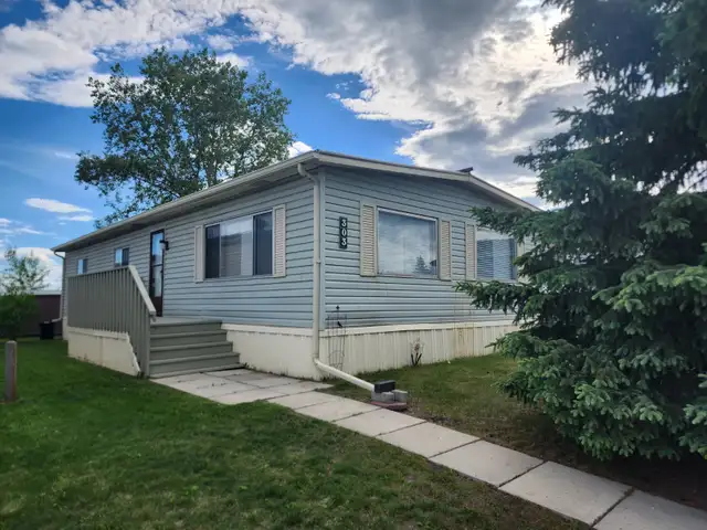 Updated Mobile Home | 1198 SF | 3 bed | 2 Bath | Only $179,000!