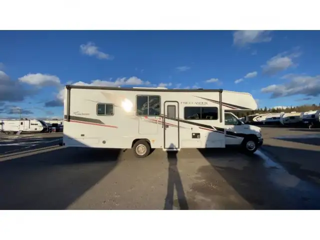 2023 Coachmen RV Freelander 29KB in RVs & Motorhomes in Dawson Creek - Image 7