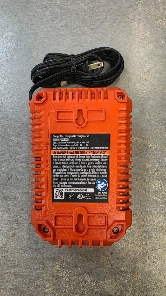 RIDGID 12v Battery Charger - R86045 in Other in Oakville / Halton Region - Image 3