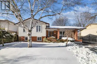 Charming and impeccably maintained split level home located in trendy Central Oakville. Versatile la...