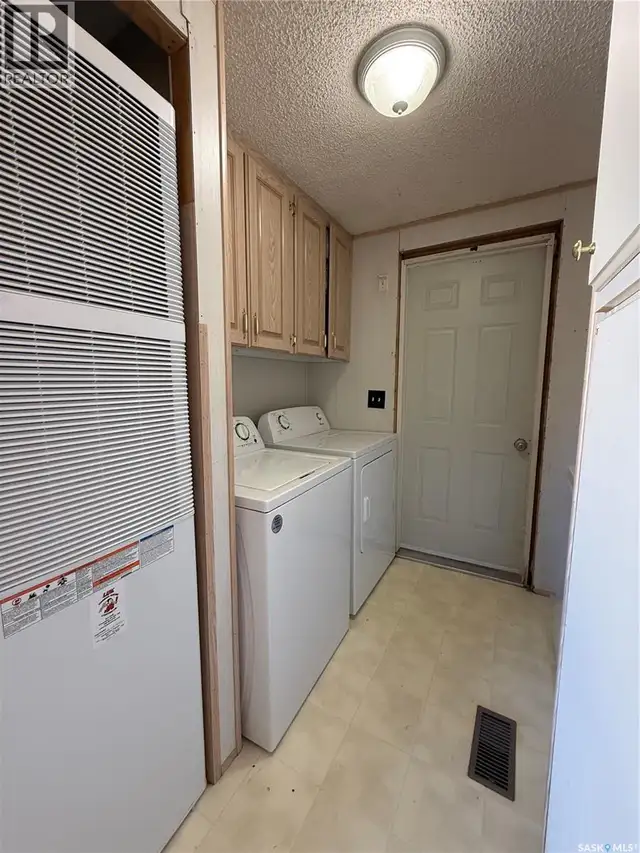 710 1st AVENUE W Kindersley, Saskatchewan in Houses for Sale in Saskatoon - Image 20