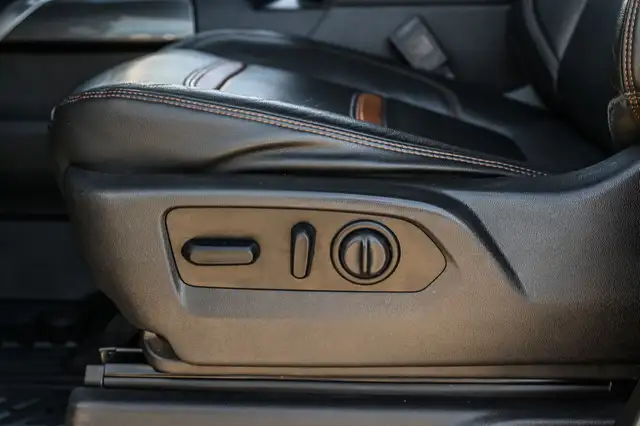 2020 GMC Sierra 2500HD AT4 AWD * Crew Cab * 6.6L V8 Duramax Dies in Cars & Trucks in City of Montréal - Image 23