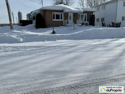 Spacieuse maison/4 chambres /Quartier paisible/ proche commodités Découvrez cette belle maison famil...
