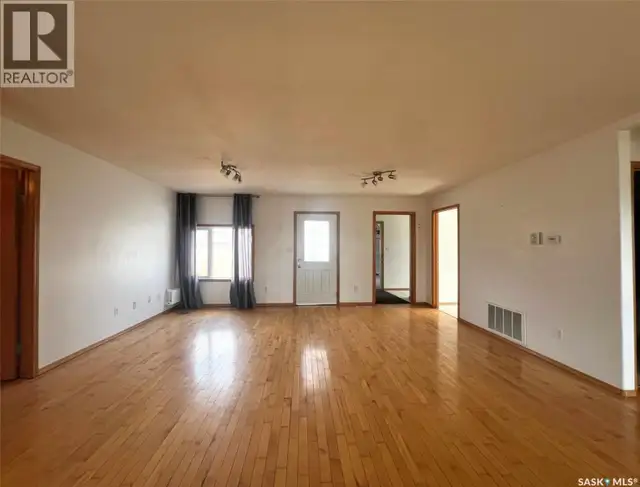 349 10th AVENUE NW Swift Current, Saskatchewan in Houses for Sale in Swift Current - Image 11