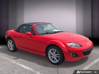 2010 Mazda MX-5 La Mazda MX-5 2010, aussi connue sous le nom de Miata en Amérique du Nord, incarne p... (image 6)