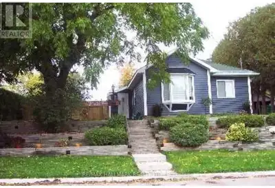 325 ANDREW STREET Newmarket (Central Newmarket), Ontario