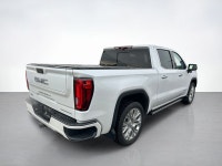 Stand tall with our used 2020 GMC Sierra 1500 Denali Crew Cab 4X4 that has exclusive style and premi... (image 4)