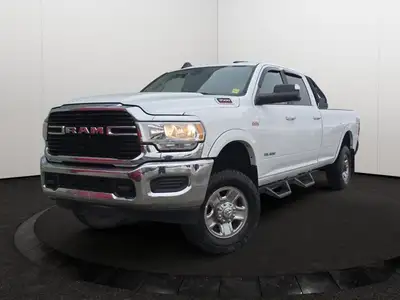 This Ram 3500 has a powerful Regular Unleaded V-8 6.4 L/392 engine powering this Automatic transmiss...