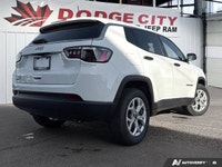 With striking good looks, rugged capability, and sensational tech, the 2025 Jeep Compass empowers po... (image 5)