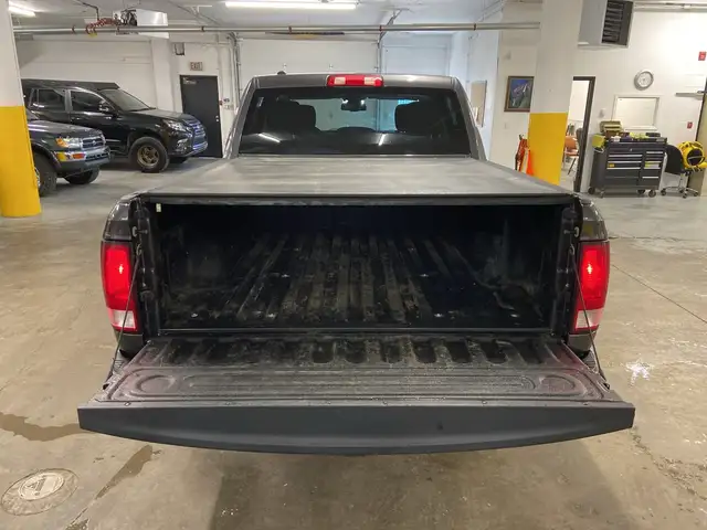 2023 Ram 1500 Classic Express 4x4 Crew Cab NIGHT PKG TOUCHSCREEN in Cars & Trucks in Calgary - Image 14