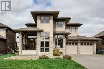 Experience luxury living in this breathtaking executive home in New Sudbury. Situated just steps awa...